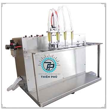 Máy chiết rót dung dịch lỏng dạng 4 vòi 100-500ml